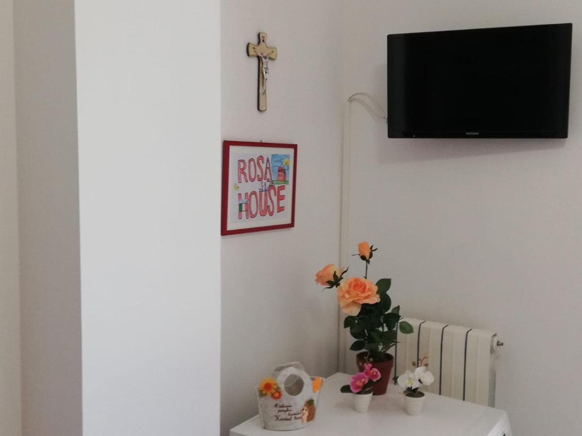 Rosahouse Apartment Lecce Exterior photo